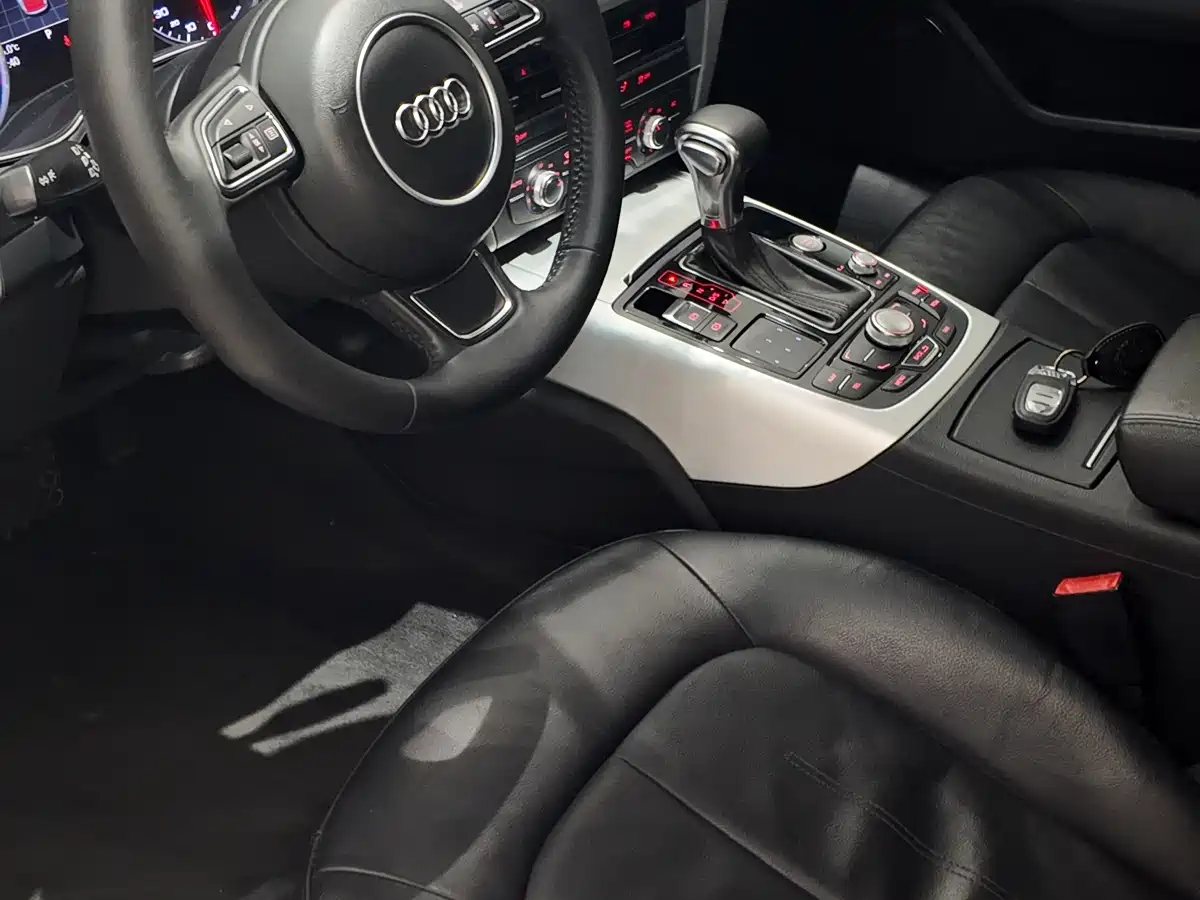 Audi A7 2012 3.0TFSI quattro Luxury Model фото 10