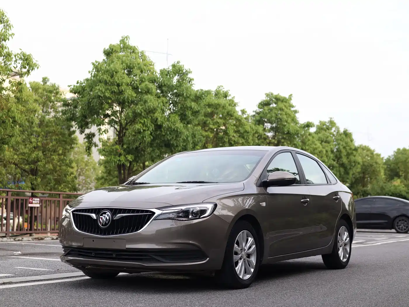 Photo 1 - Buick Excelle