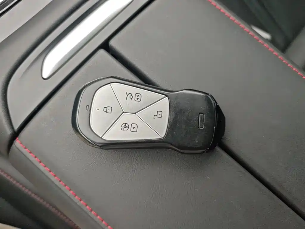 Фото 9 - XPeng P7