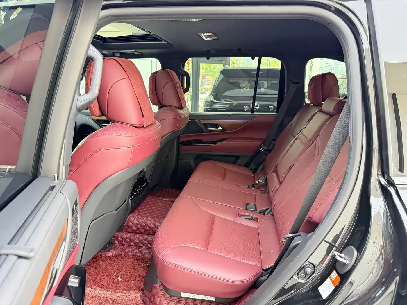 Lexus LX 2025 700h Boundary Edition фото 5