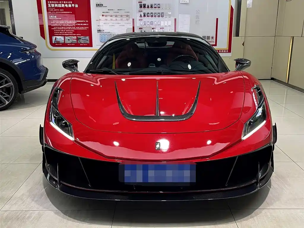 FERRARI F8