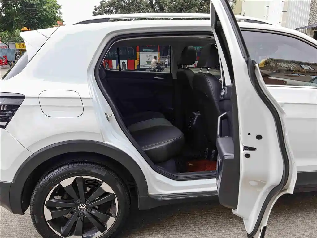 Volkswagen Tanying 2021 1.5L Automatic Smart Connect Edition фото 18