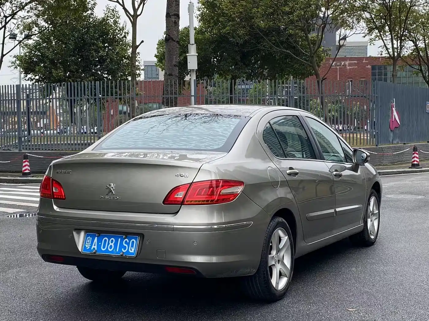 Peugeot 408 2013 2.0L Automatic Comfort Edition фото 14