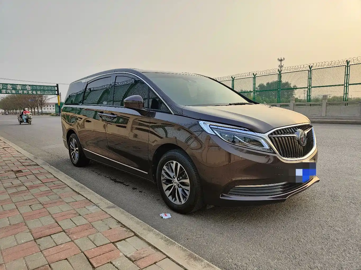 Buick GL8 2018 ES 28T Flagship Type China VI фото 3