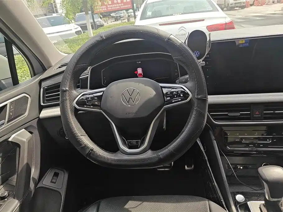 Volkswagen Tiguan L 2023 330TSI Auto 2WD R-Line Premium Edition фото 14