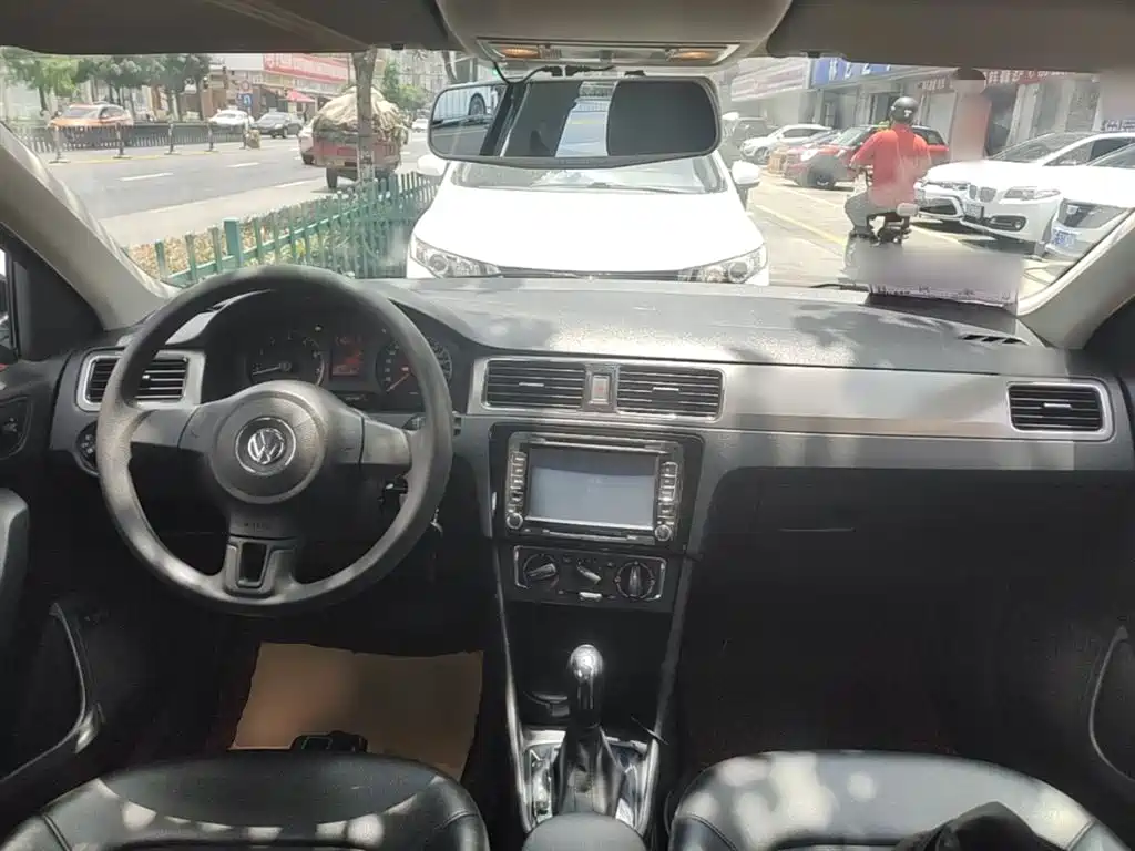 Volkswagen Santana 2013 1.6L Automatic Comfort Edition фото 10