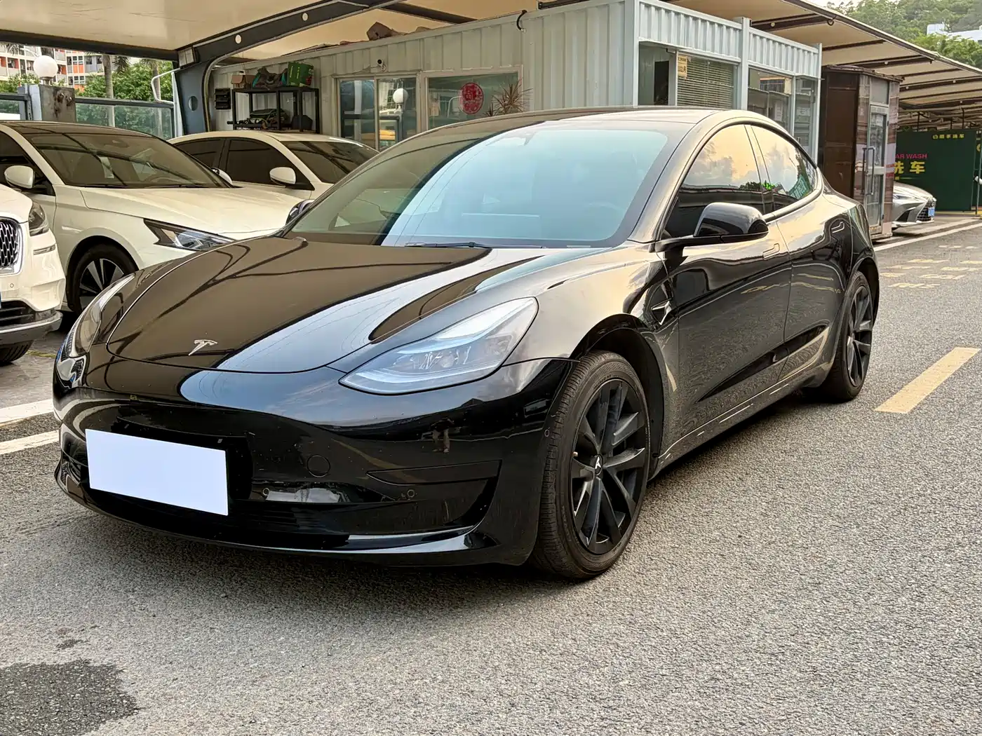 TESLA MODEL 3