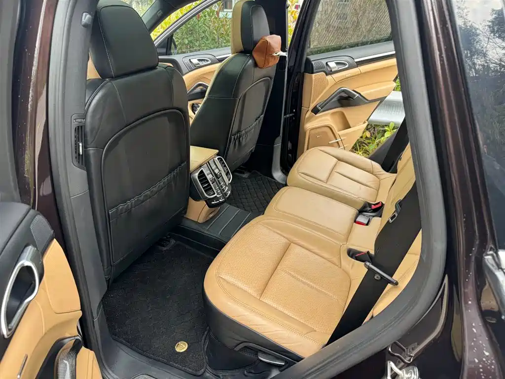 Porsche Cayenne 2014 Cayenne Platinum Edition 3.0T фото 38