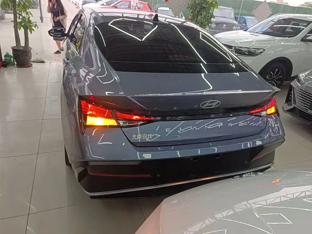Hyundai Elantra 2023 1.5L CVT GLX Elite Edition фото 6