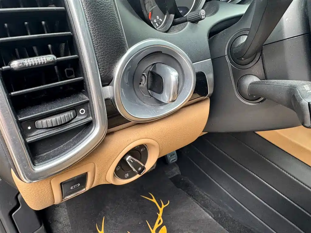 Porsche Cayenne 2014 Cayenne Platinum Edition 3.0T фото 30