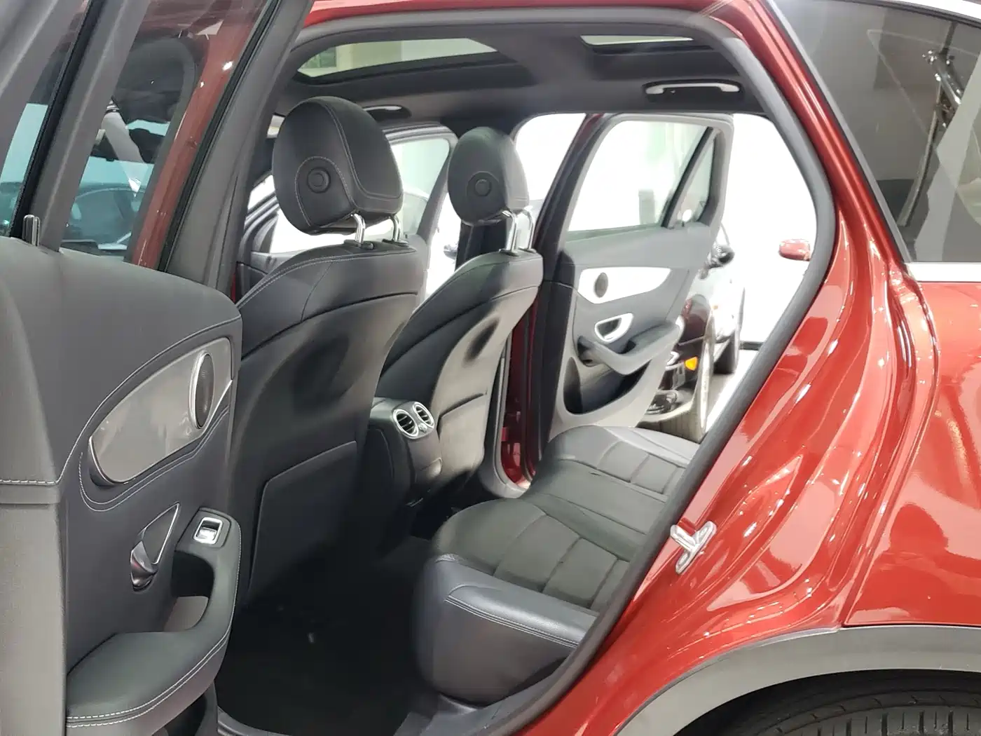 Фото 8 - Mercedes-Benz GLC