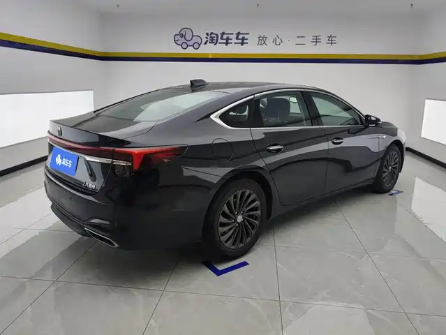 Buick LaCrosse 2025 Model 28T Platinum Edition — фото 3