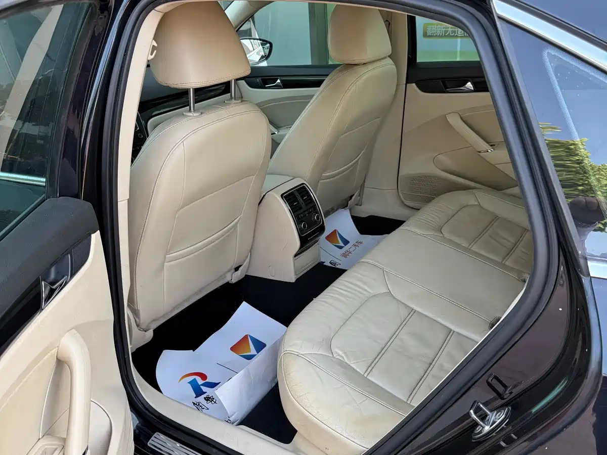 Volkswagen Passat 2013 1.8TSI DSG Zhizun фото 6