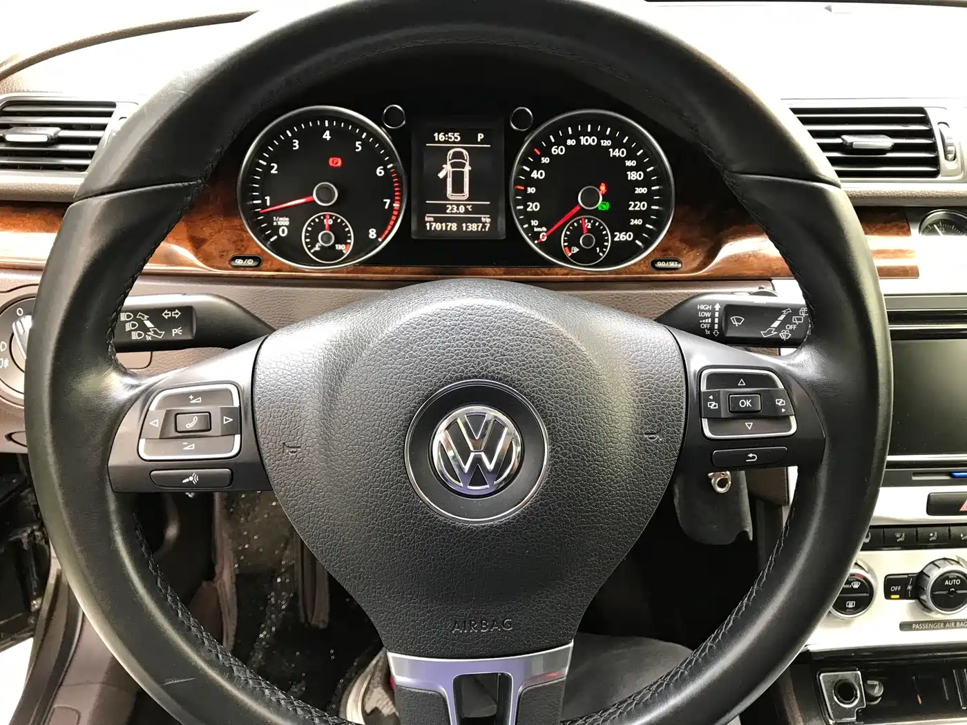 Volkswagen Magotan (Import) 2012 Wagon 2.0TSI Comfort фото 10