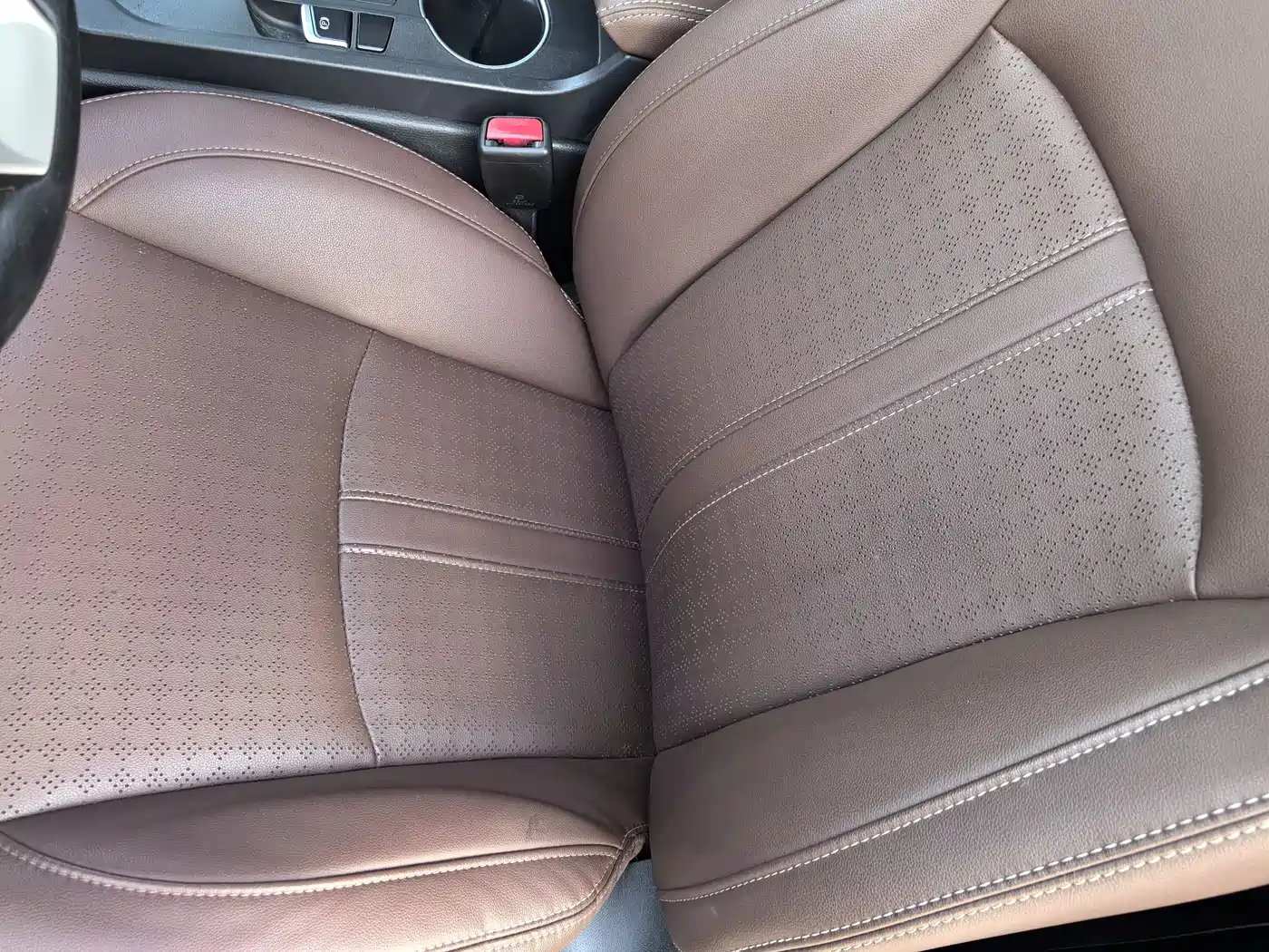 BYD S7 2017 2.0T Automatic Prestige Model фото 15