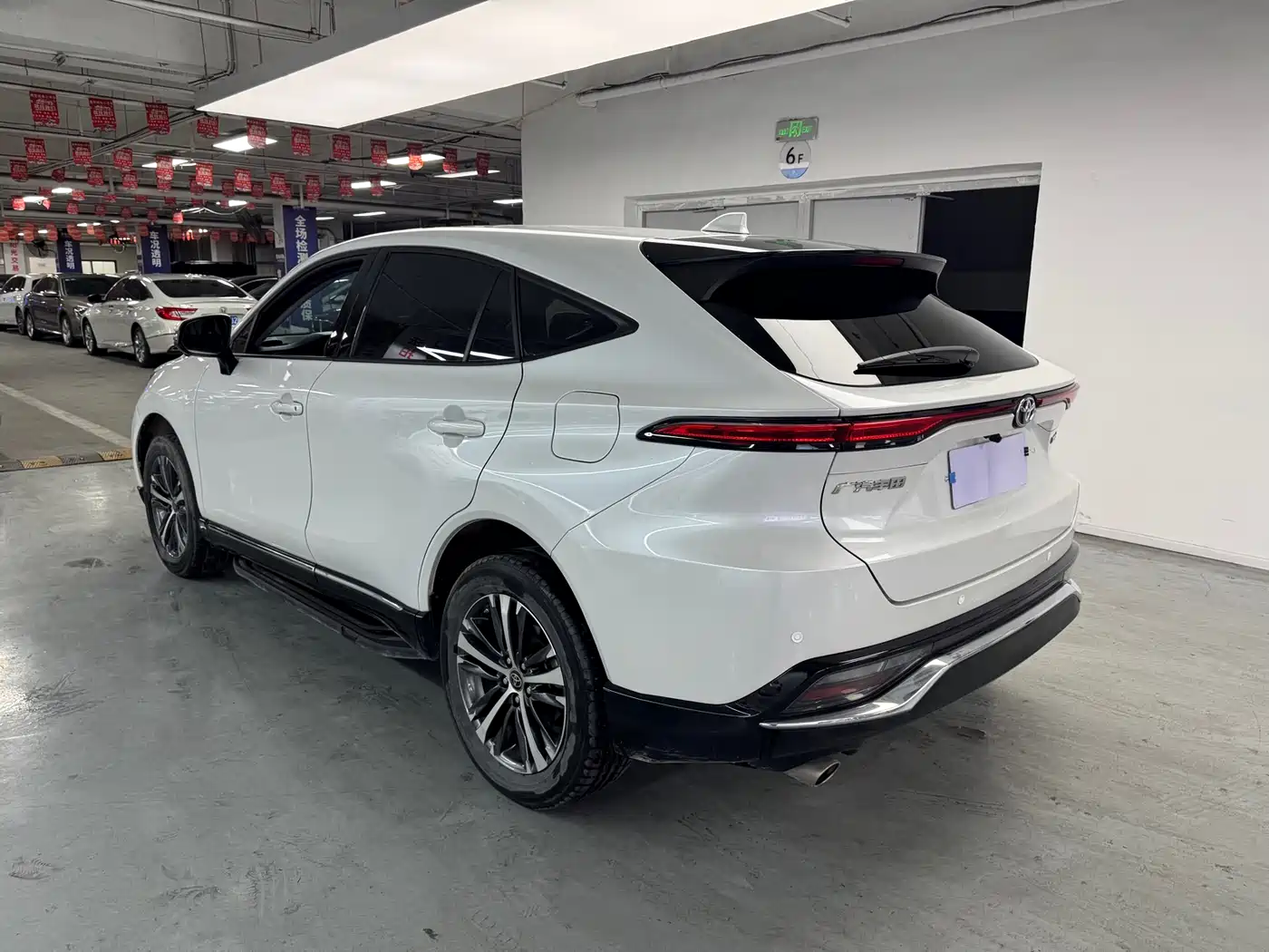 Toyota Venza 2022 2.0L CVT 2WD Luxury фото 10