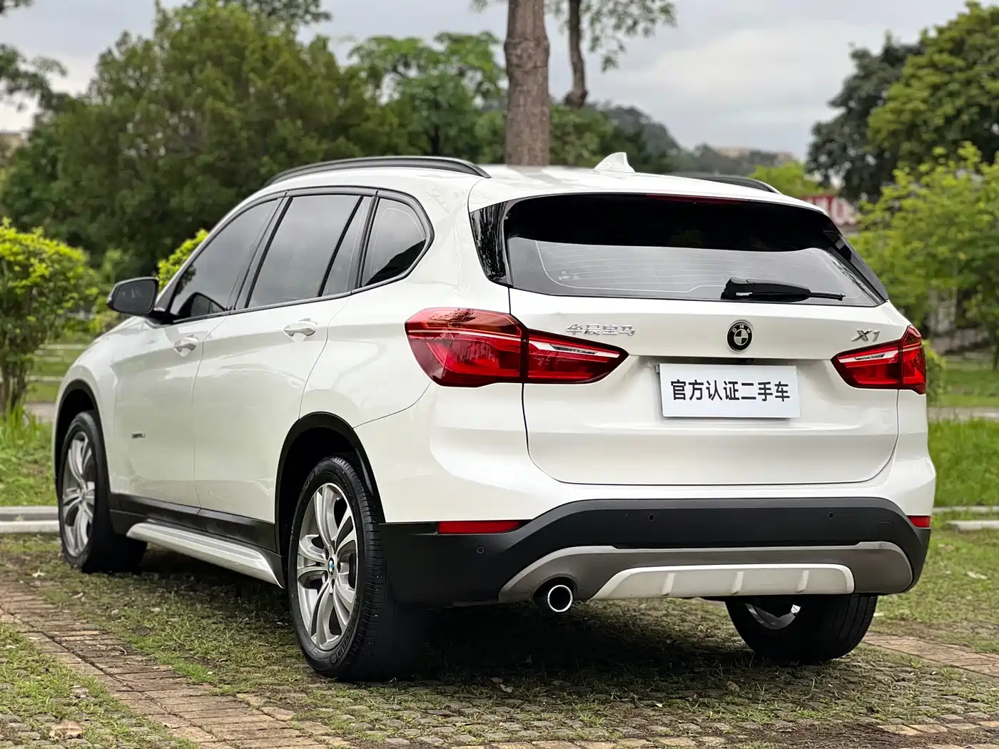 BMW X1 2018 sDrive18Li Premium Model фото 5