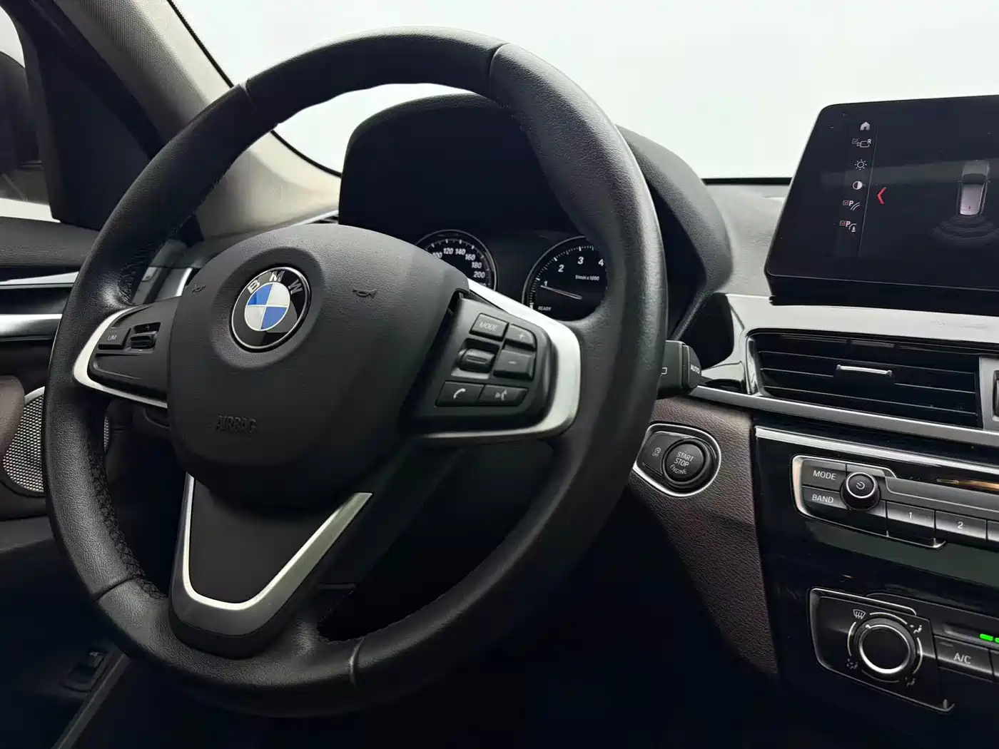 BMW X1 2022 sDrive20Li Fashion фото 14