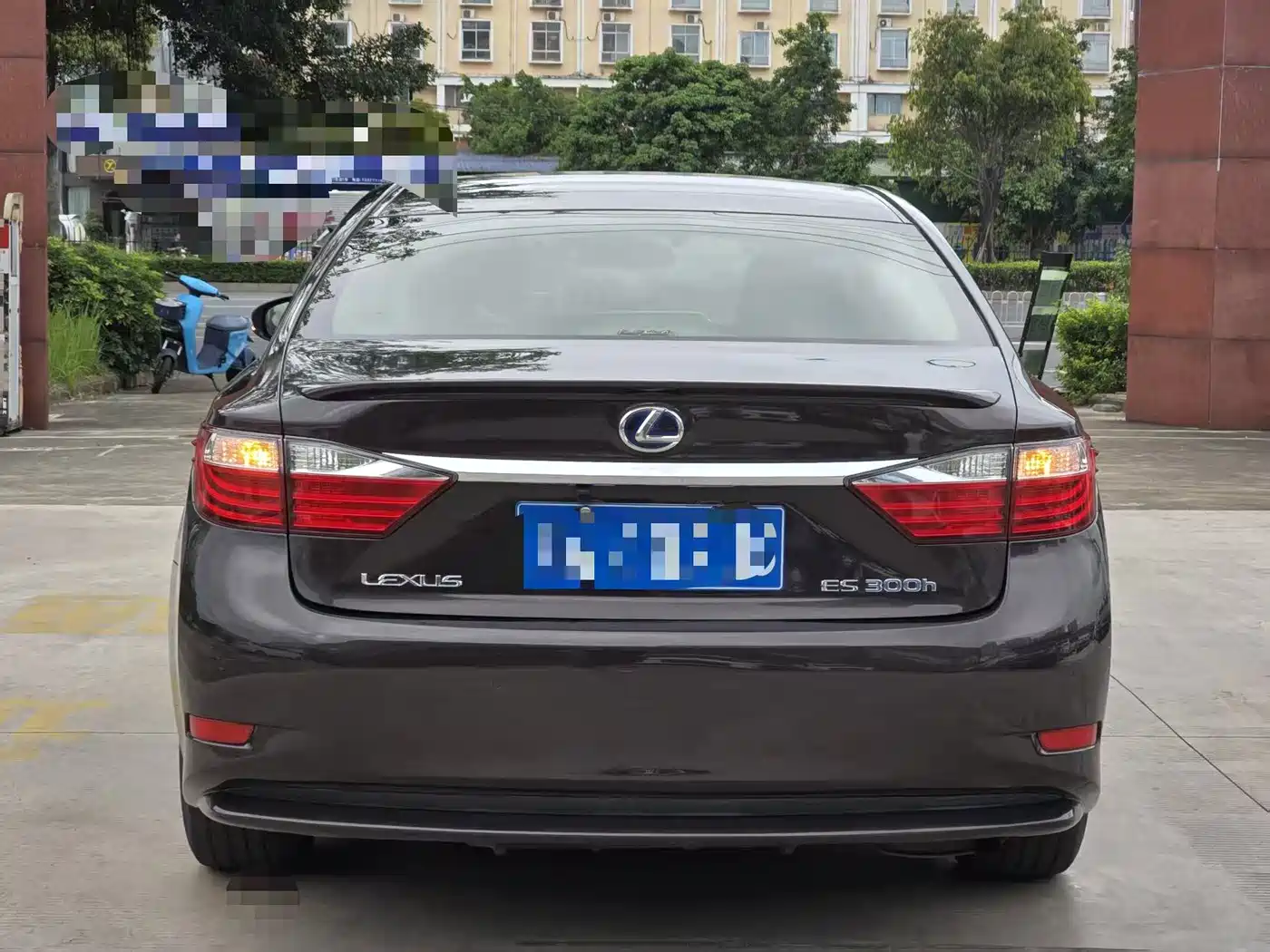 Фото 4 - Lexus ES