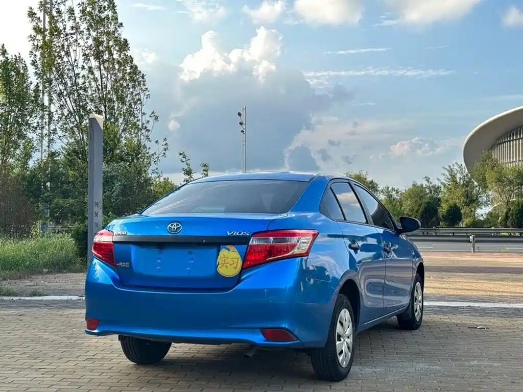 Фото 4 - Toyota Vios