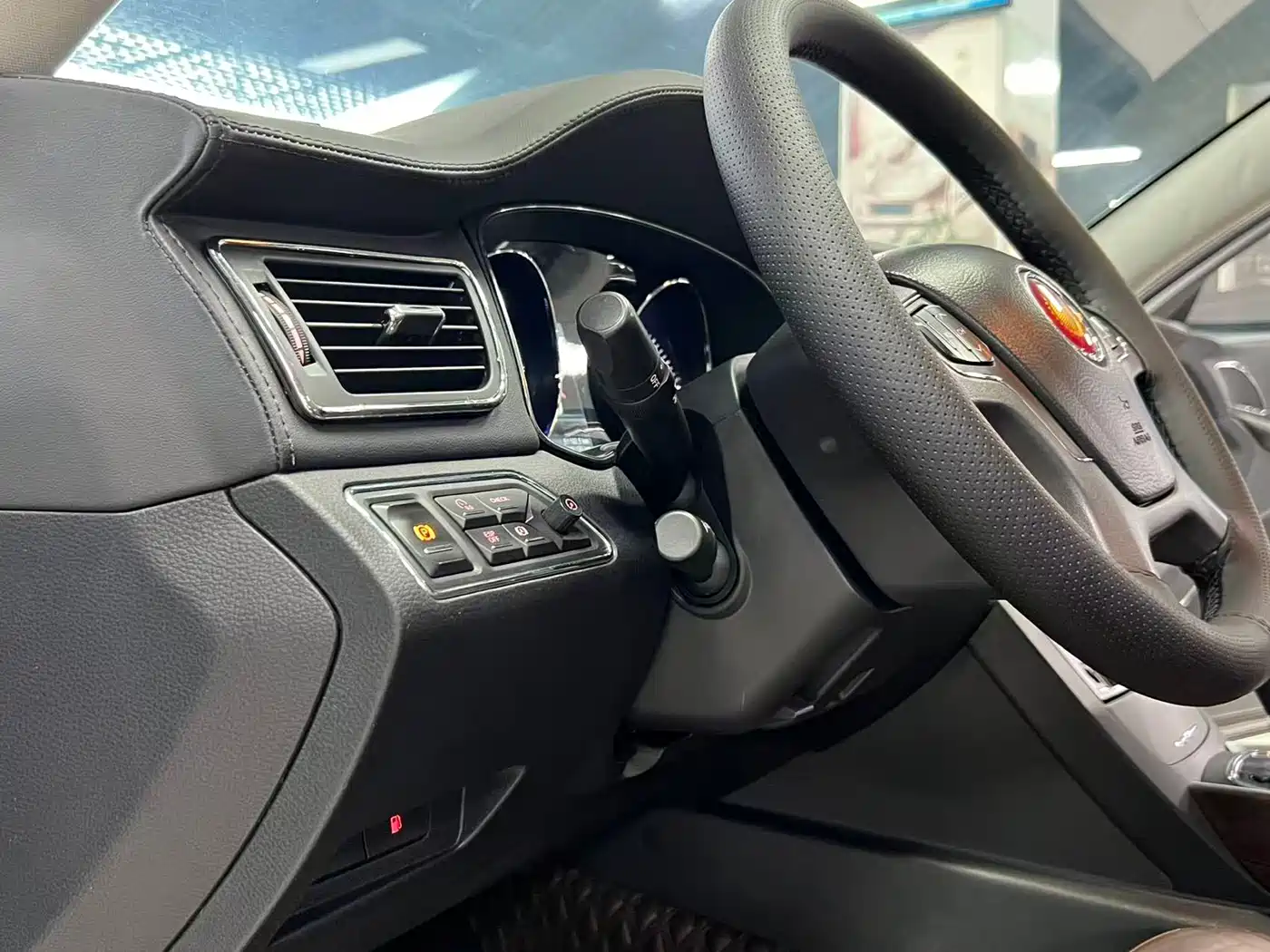 Hongqi H7 2015 2.0T Luxury фото 17