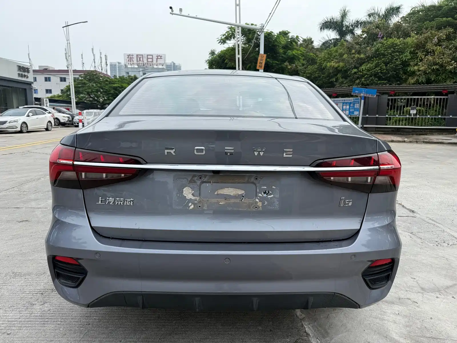 Фото 10 - Roewe i5