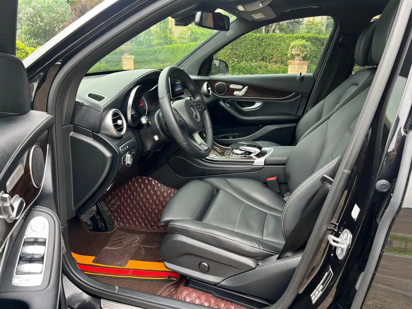 Mercedes-Benz GLC 2018 Facelift GLC 260 4MATIC Luxury фото 8