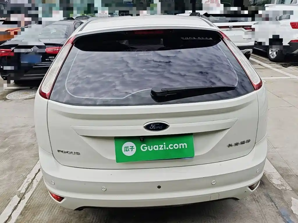 Ford Focus 2015 2013 Hatchback Classic 1.8L Manual Base