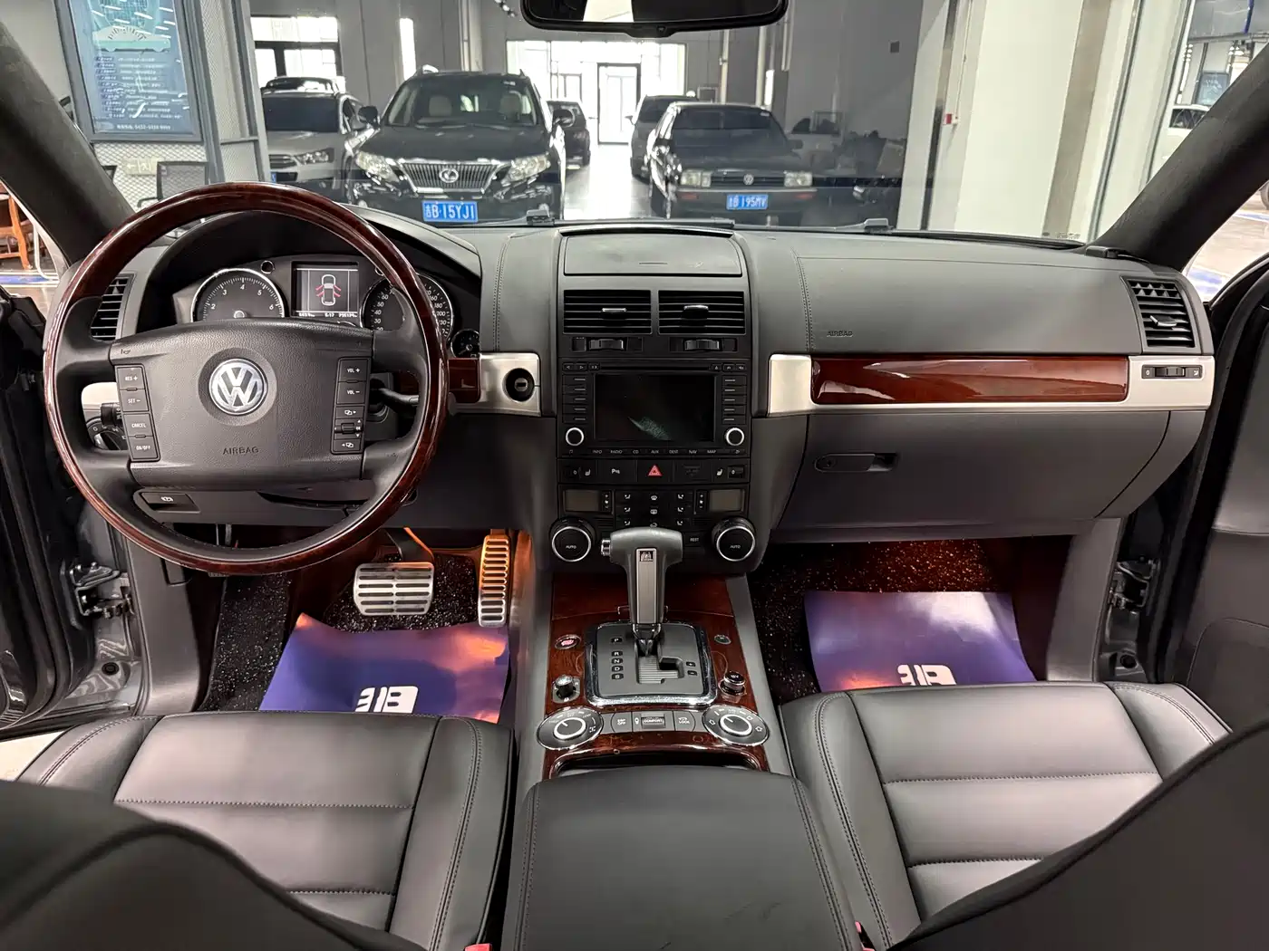 Volkswagen Touareg фото 8
