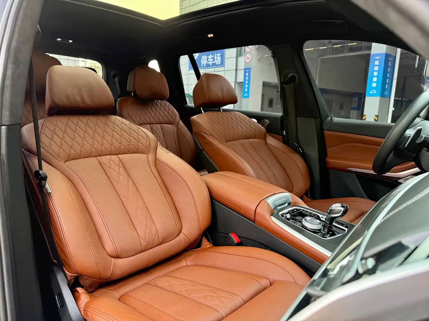 BMW X7 2022 xDrive40i Exclusive M Sport Package фото 16