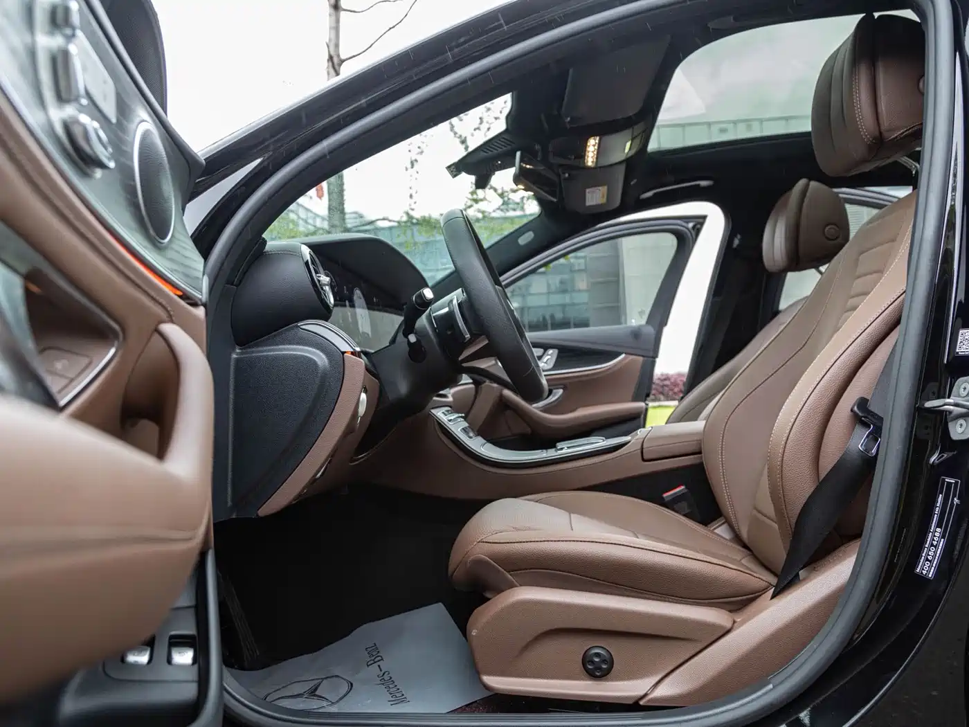 Mercedes-Benz E-Class New Energy 2023 E 350 e L Plug-in Hybrid Sport Sedan фото 4