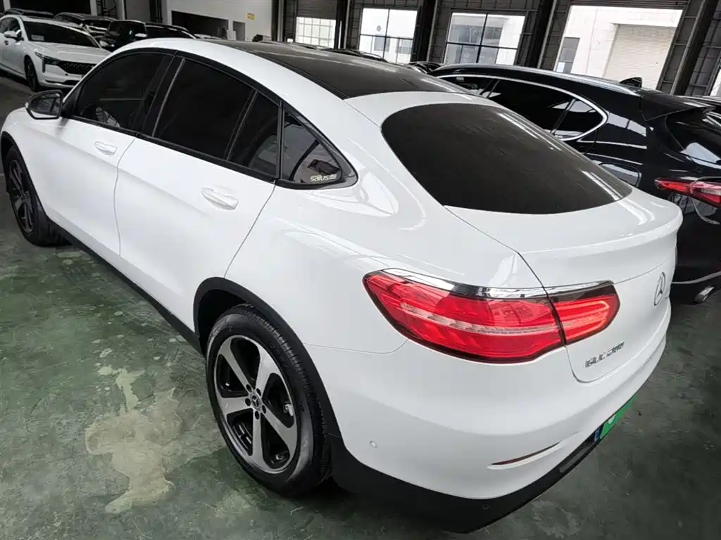 Mercedes-Benz GLC Coupe 2018 GLC 200 4MATIC Coupe SUV фото 6