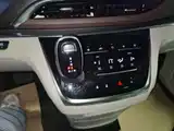 Фото 14 - Buick GL8