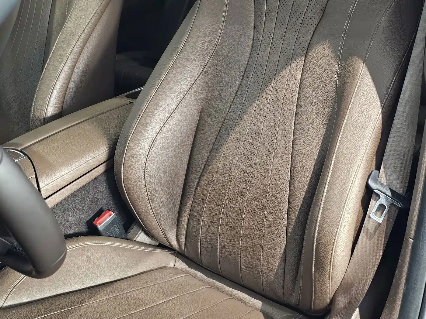 Photo 10 - Mercedes-Benz E-Class