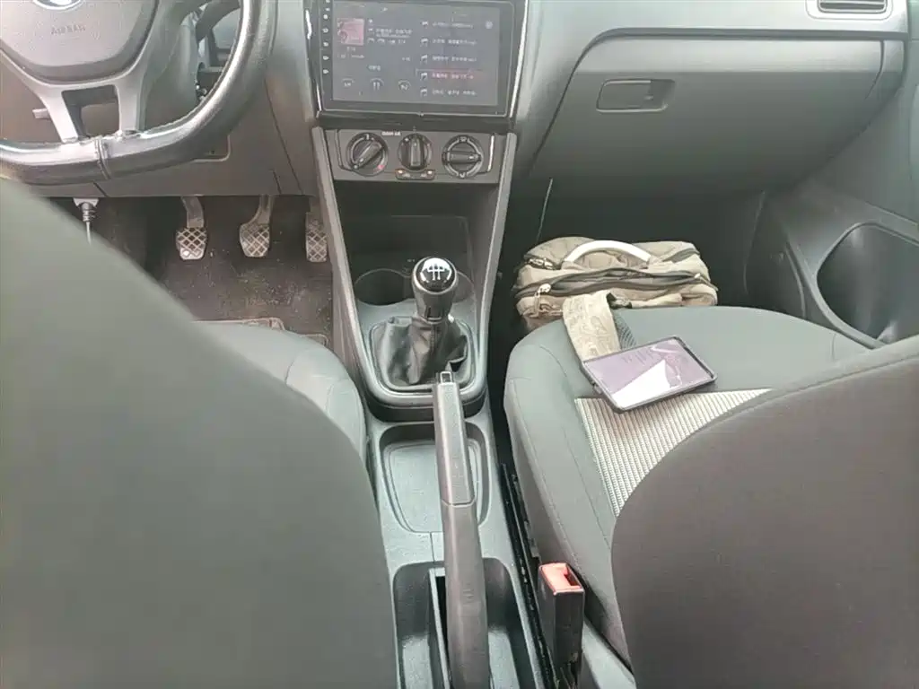 Volkswagen Polo 2016 1.4L Manual Trend фото 14