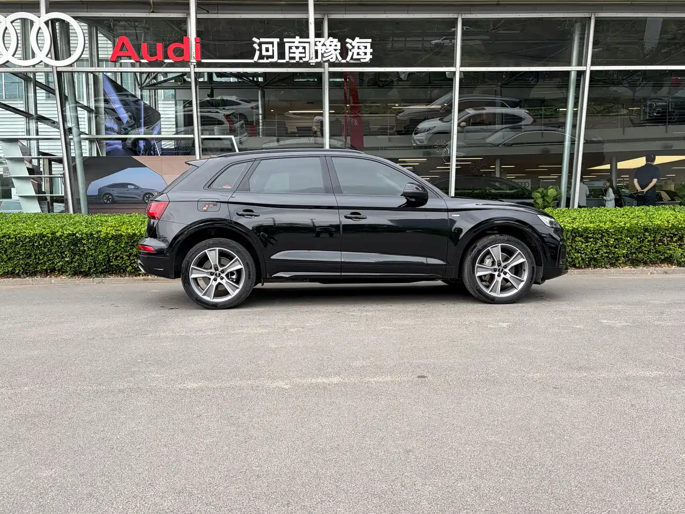 Audi Q5L 2023 45T Luxury Dynamic фото 3