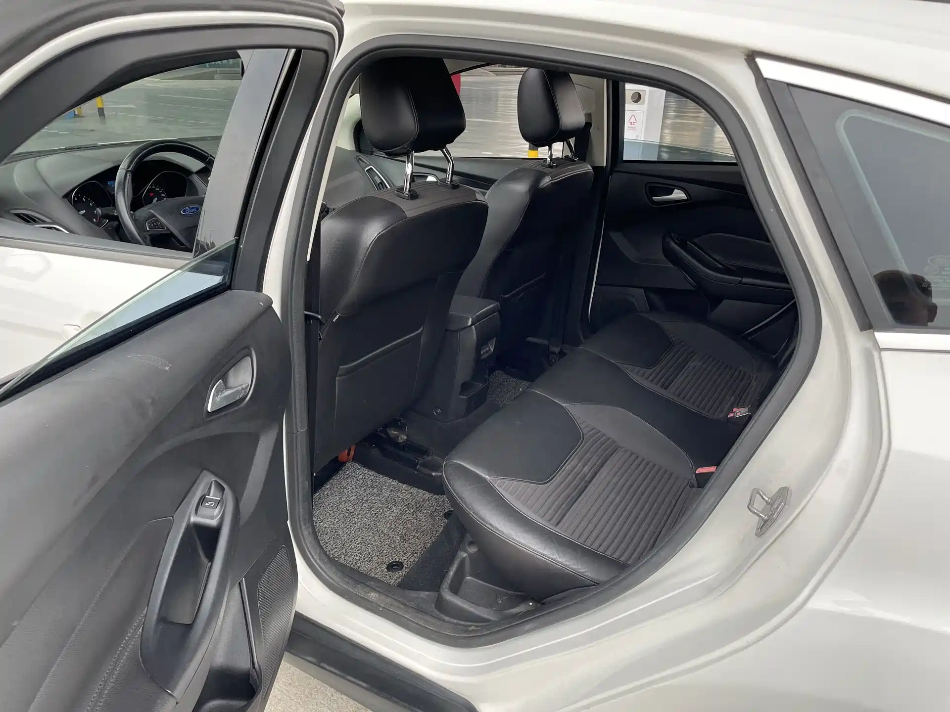 Фото 9 - Ford Focus