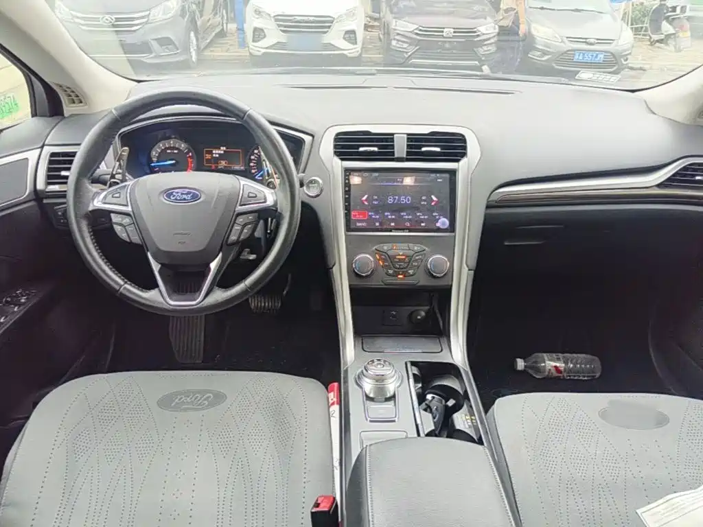 Фото 10 - Ford Mondeo