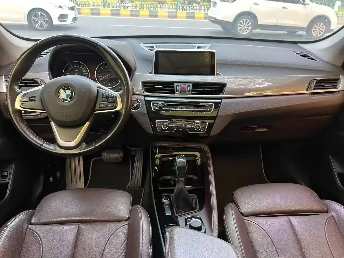 BMW X1 2016 sDrive18Li Luxury Model фото 8