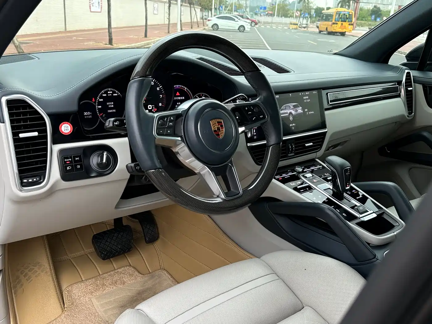PORSCHE CAYENNE