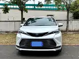 Фото 2 - Toyota Sienna