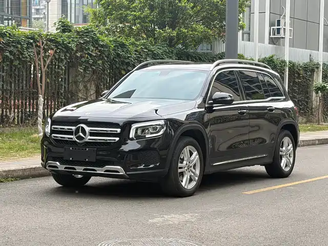 MERCEDES-BENZ GLB