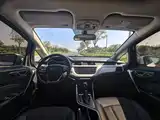 Фото 8 - Geely Vision X3