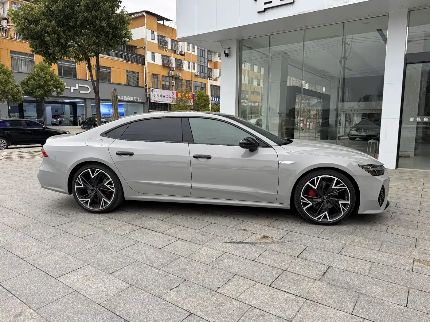Audi A7L 2024 45 TFSI quattro S-line Black Warrior Edition фото 6