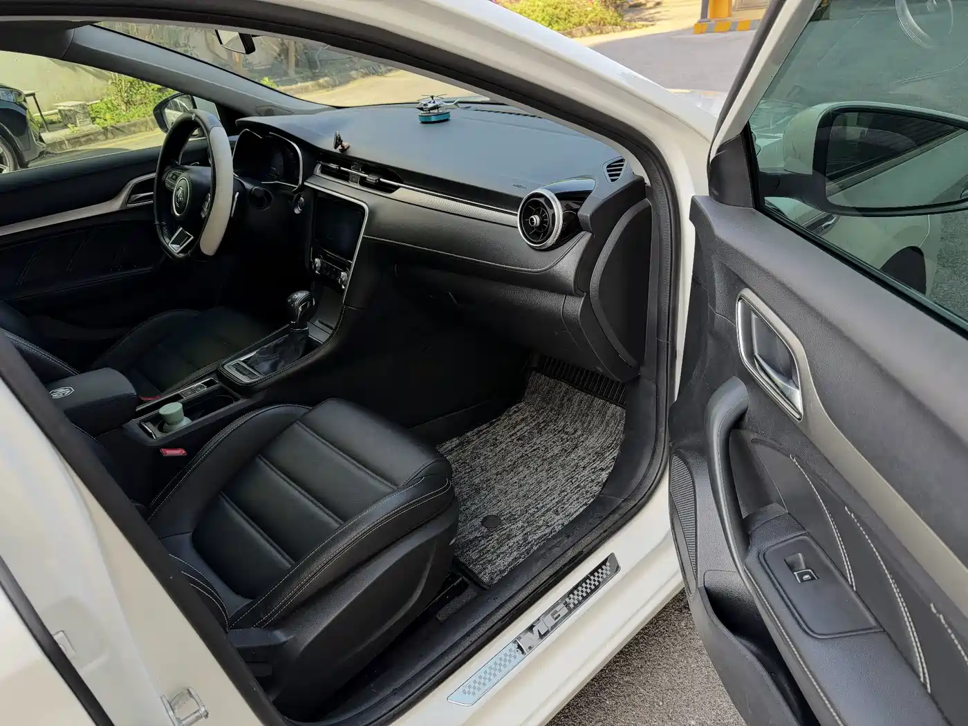 MG MG6 2018 2017 20T Automatic Luxury Smart Connect Version (China V)