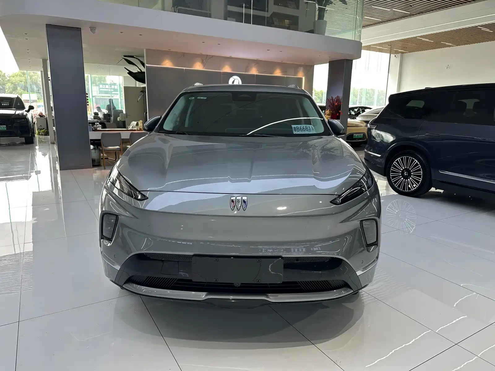 Фото 2 - Buick E5