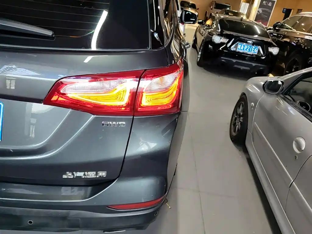 Chevrolet Equinox 2018 550T Automatic 4WD Guardian Edition фото 8