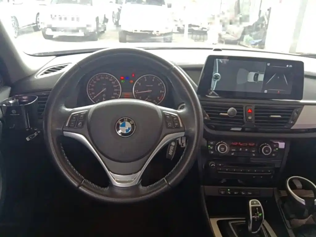 Фото 11 - BMW X1
