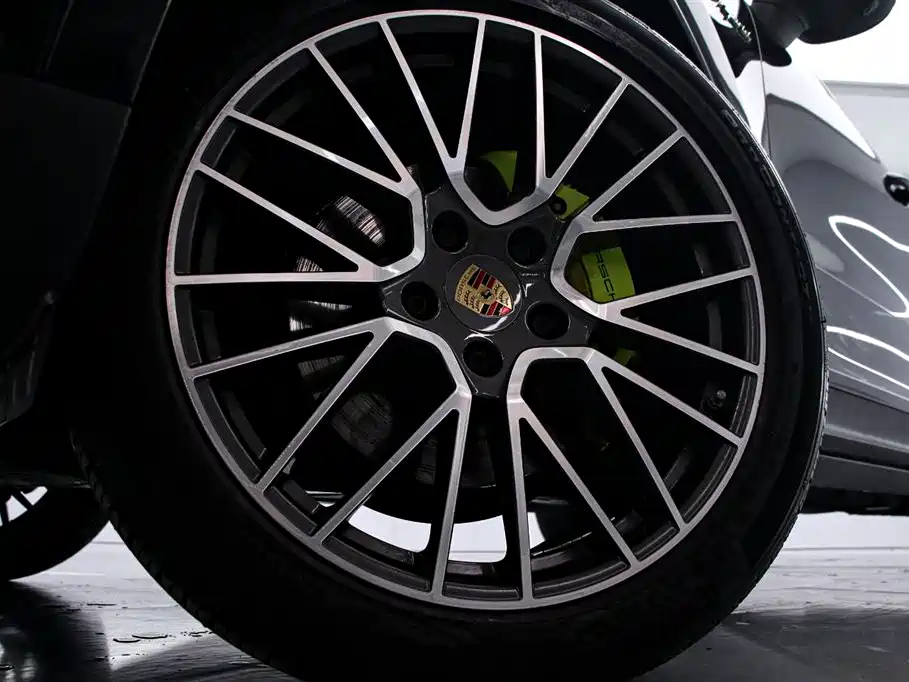 Porsche Cayenne New Energy 2023 Cayenne E-Hybrid 2.0T фото 16