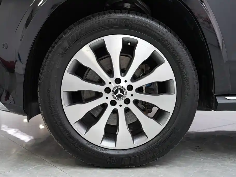 Mercedes-Benz GLS 2018 GLS 400 4MATIC Dynamic фото 4